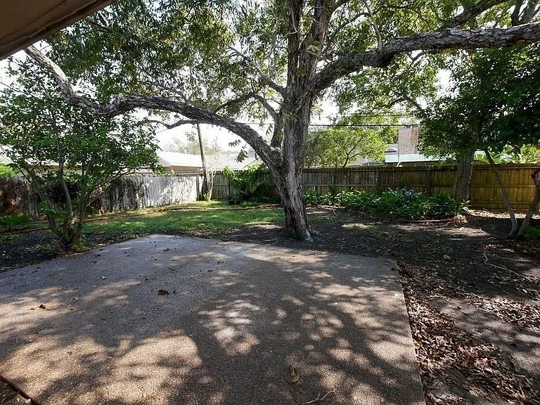 449 Parade Dr — Photo 11