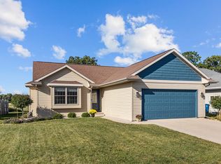 3300 Mockingbird Way, Oshkosh, WI 54904