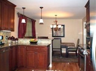 18 Heather Ln, East Granby, CT 06026