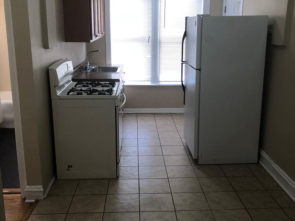2nd image of 8107 S Ellis Ave APT 3A