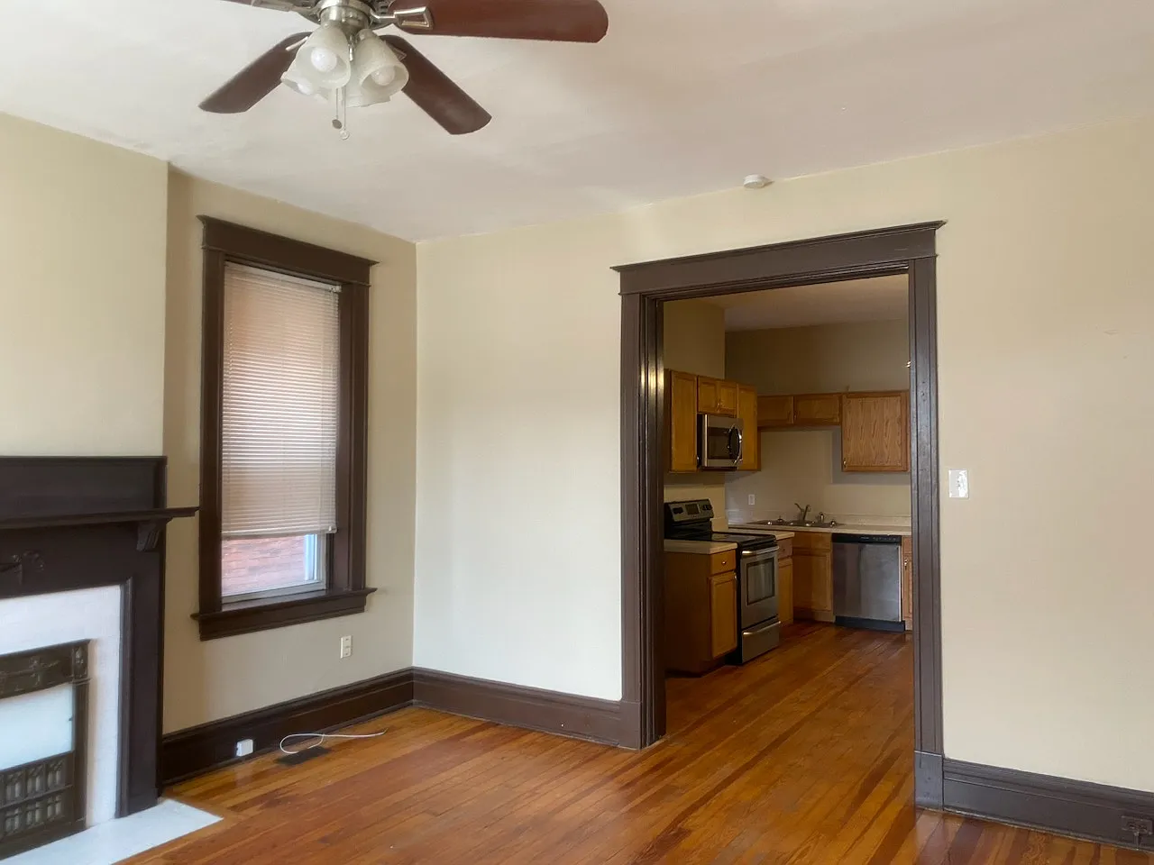 1 bed, 1000 sqft, $1,250 — Photo 3