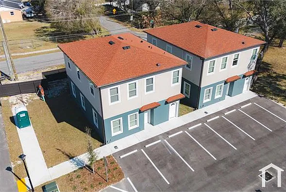 3 bed, 1264 sqft, $2,400 — Photo 3