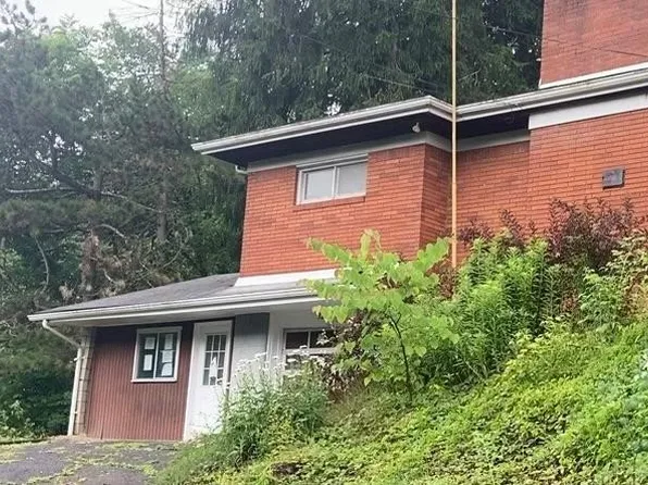 3237 Jacks Run Rd, White Oak, PA 15131