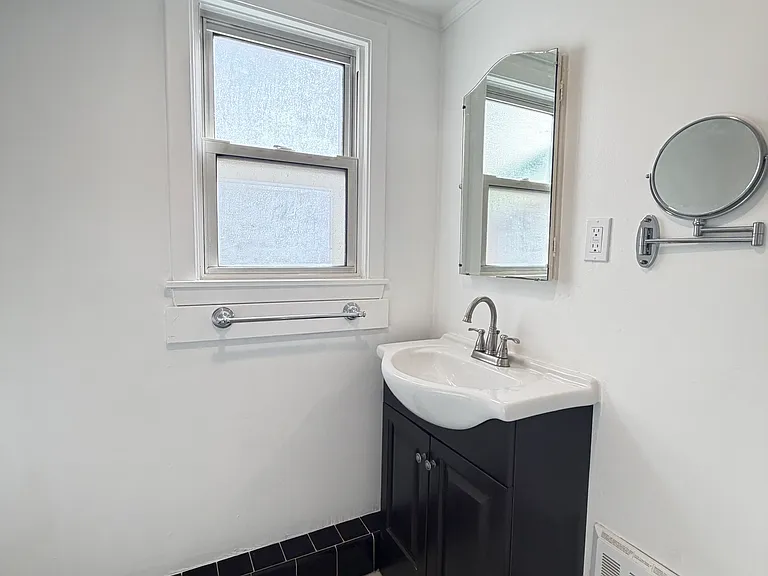 73 Cervantes Blvd #B — Photo 18