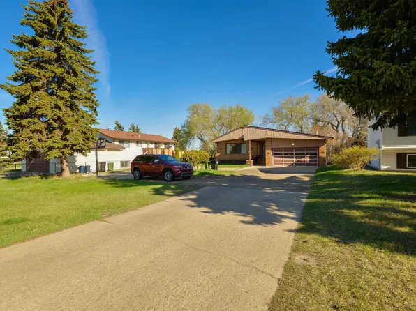 6134 37a Ave NW, Edmonton, AB T6L 1H4