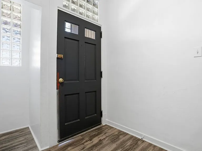 3250 Gaylord Ave #2 — Photo 5