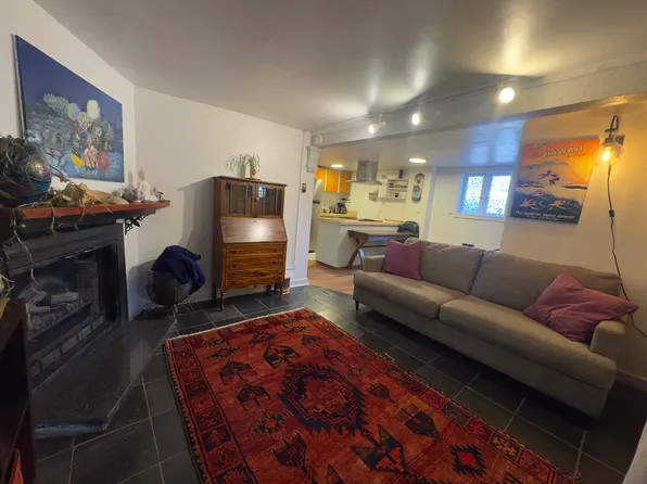 2043 NW Kearney St APT 3, Portland, OR 97209