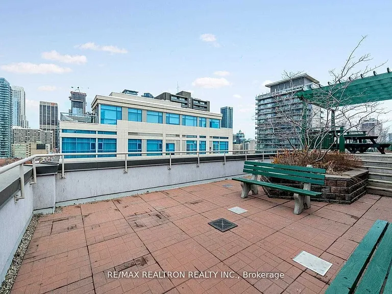 555 Yonge St #508 — Photo 9