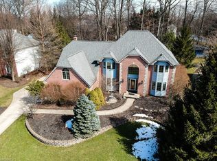 10097 Jamestown Dr, North Royalton, OH