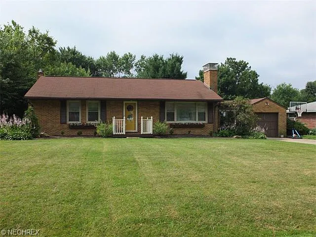 2444 Onahom Cir NE photo 1