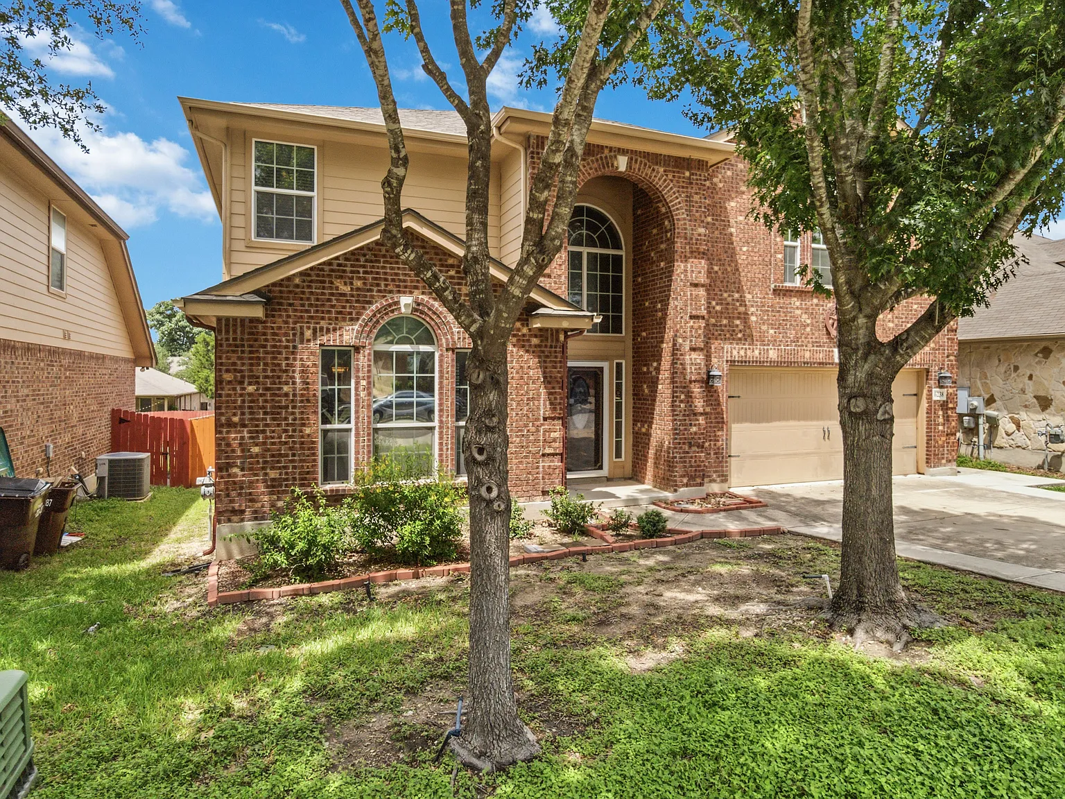 4 bed, 2.5 bath, 3224 sqft, $2,595 — Photo 4