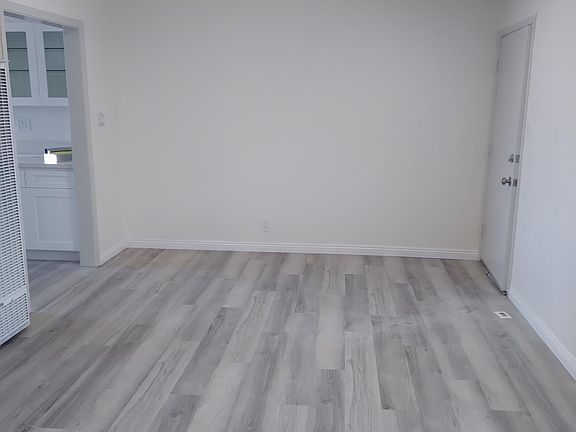 4th image of 1736 Marine Ave #11