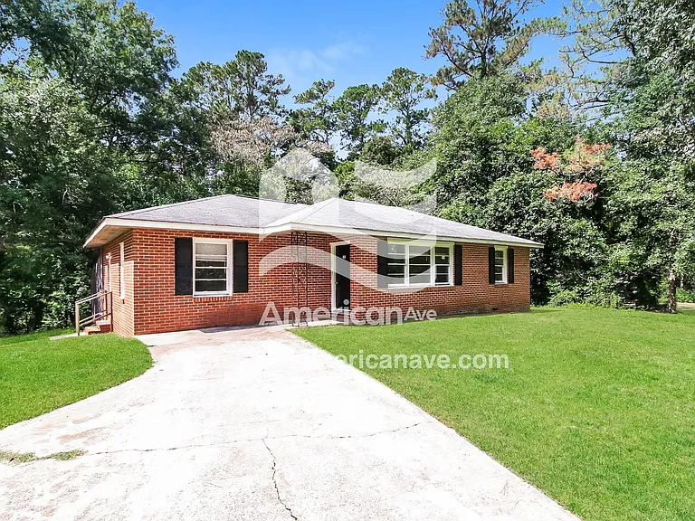 1585520_002_front_view_2.jpg