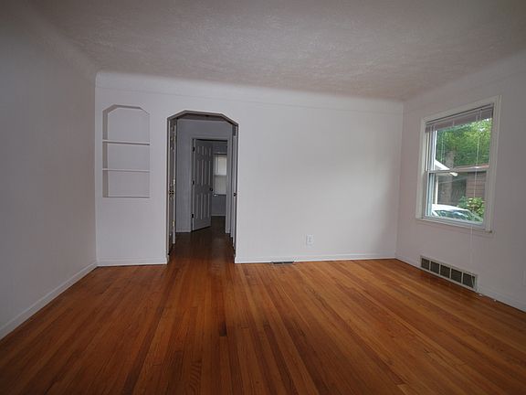2nd image of 18443 Dalby