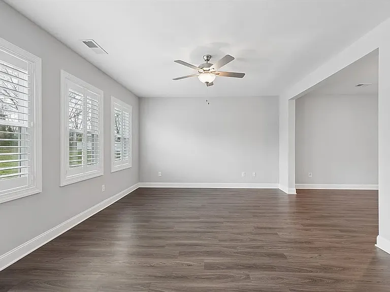 550 Twyla Dr — Photo 9