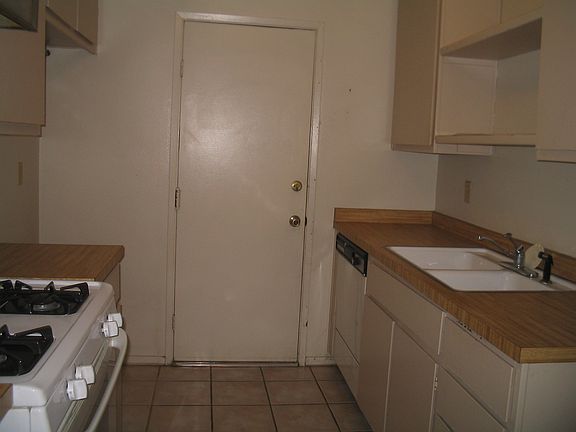4th image of 119 W Arroyo Dr