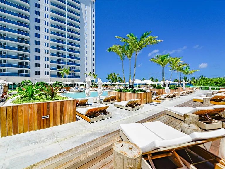 2301 Collins Ave #529 — Photo 30