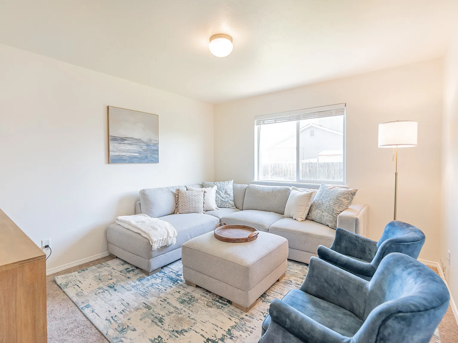 4 bed, 1424 sqft, $4,800 — Photo 2