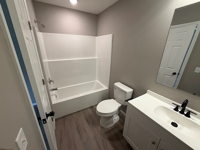 1639 W Belmont St #B — Photo 15
