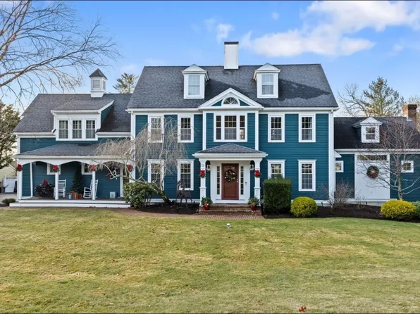 72 Pokanoket Ln, Marshfield, MA 02050