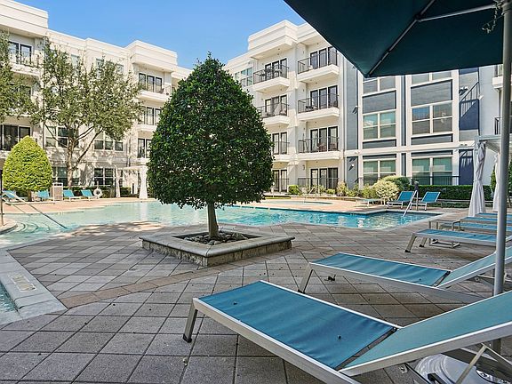 outdoor lounge seating with friends and family at Addison, Texas.