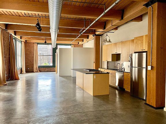 4th image of 901-907 Washington Ave #404