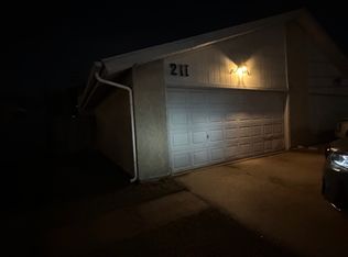 211 W Rochelle Rd, Irving, TX 75062