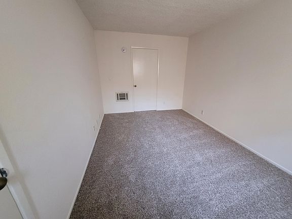5th image of 4513 Woodman Ave