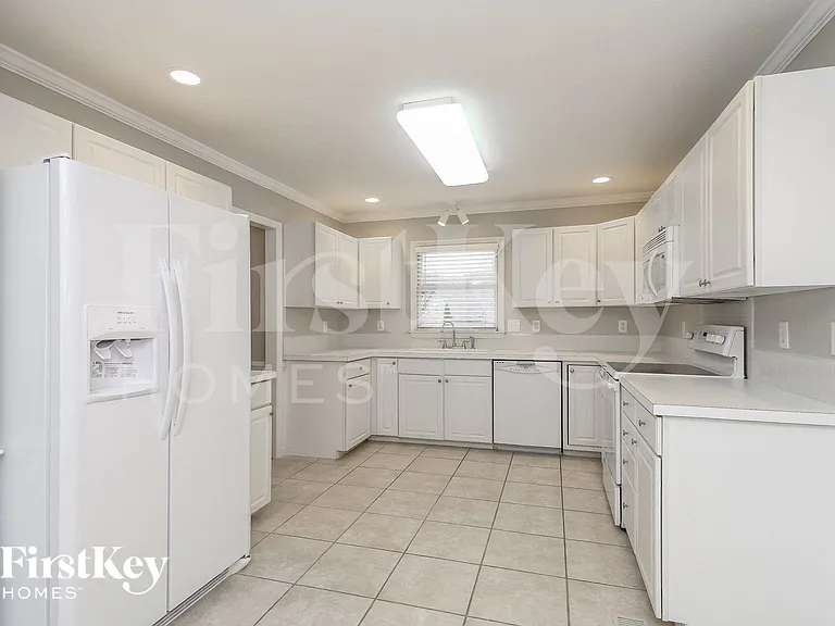 6866 Greenbrook Dr — Photo 6
