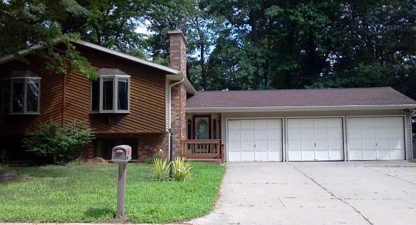 1st image of 2566 Woodridge Ln