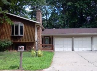 2566 Woodridge Ln, Green Bay, WI 54304