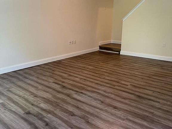 5th image of 714 Middleton Pl