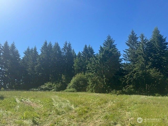 1st image of 692 24 Burchett Road