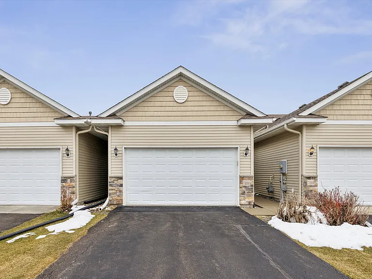 7300 Kahler Cir NE — Photo 18