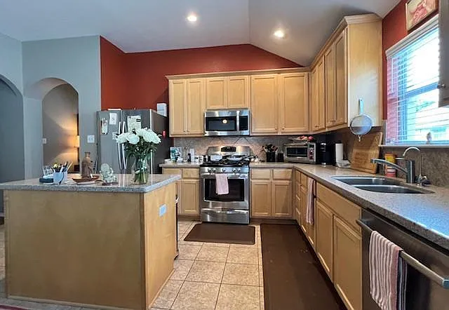 10717 Casitas Dr — Photo 6