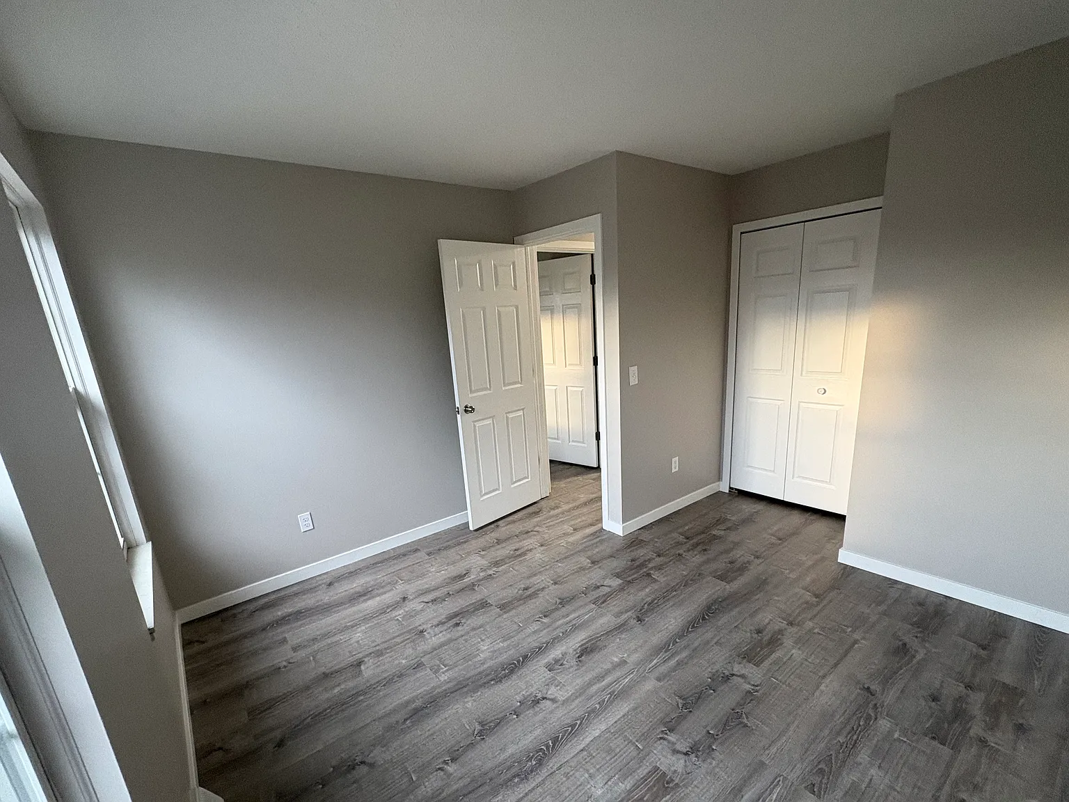 3 bed, 1.5 bath, 1044 sqft, $1,600 — Photo 3