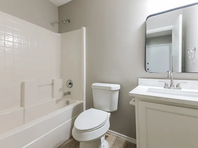1435 Foxwood Ln — Photo 16