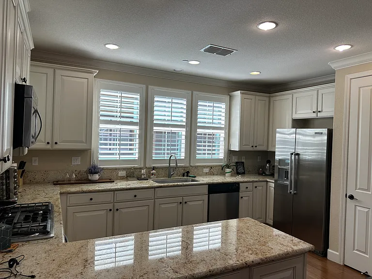 496 Rialto Pl — Photo 2