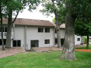 1558 N Oberlin Cir, Fridley, MN 55432