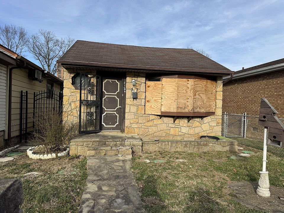 1st image of 4726 Washington Ave SE