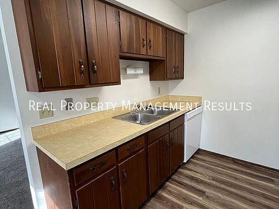 5th image of 4813 Tanglewood Dr
