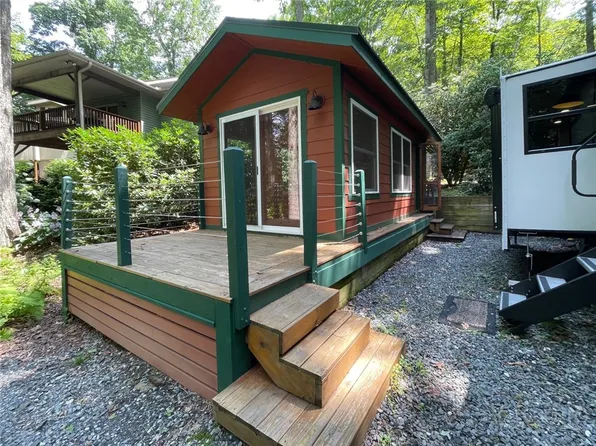 42 Azalea Lane, Newland, NC 28657