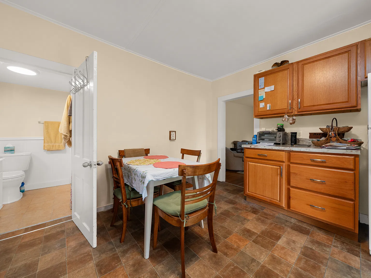 2 bed, $1,950 — Photo 4