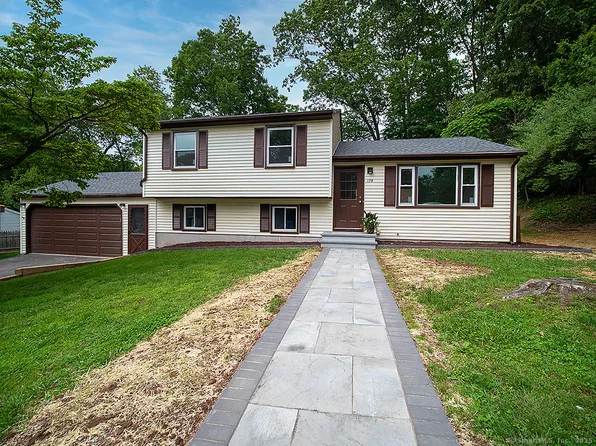 179 Anns Farm Road, Hamden, CT 06518