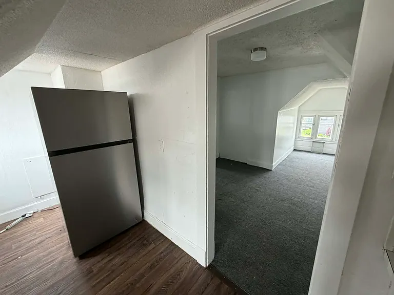 111 W State St #7 — Photo 5