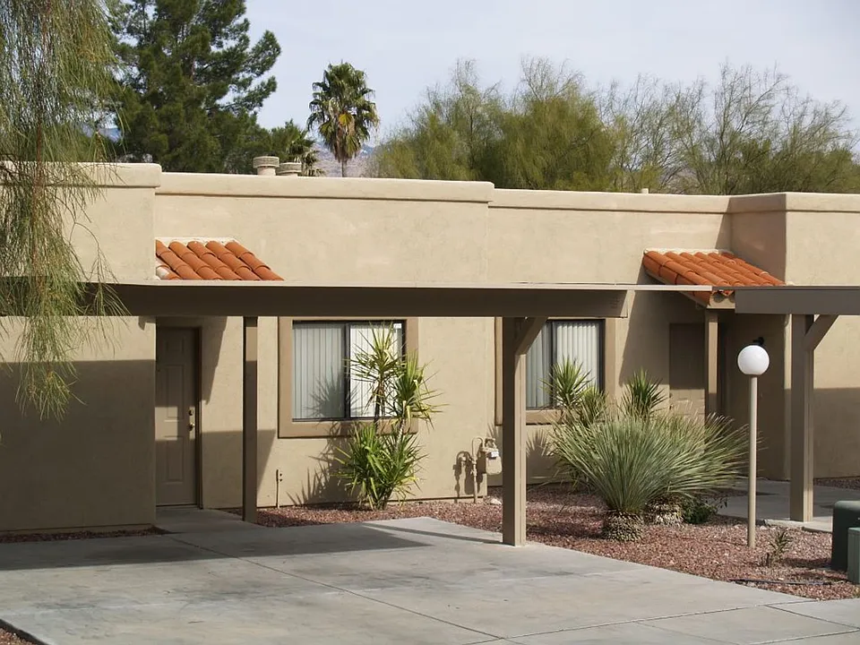 9109 E Esperanza Dr