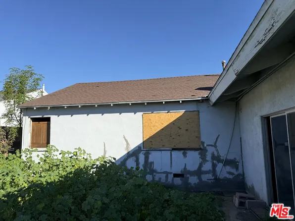 20164 Archwood St, Winnetka, CA 91306