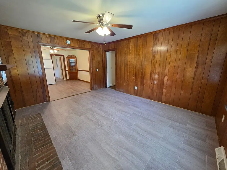 318 Jasper Ln — Photo 16