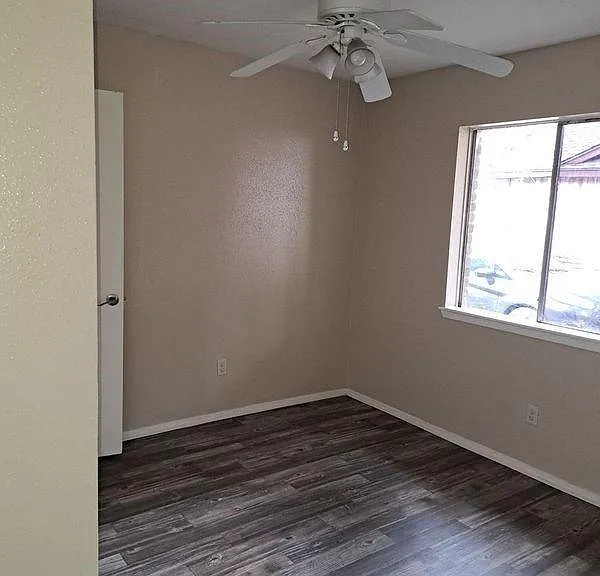 2426 Spring Dusk Ln — Photo 11