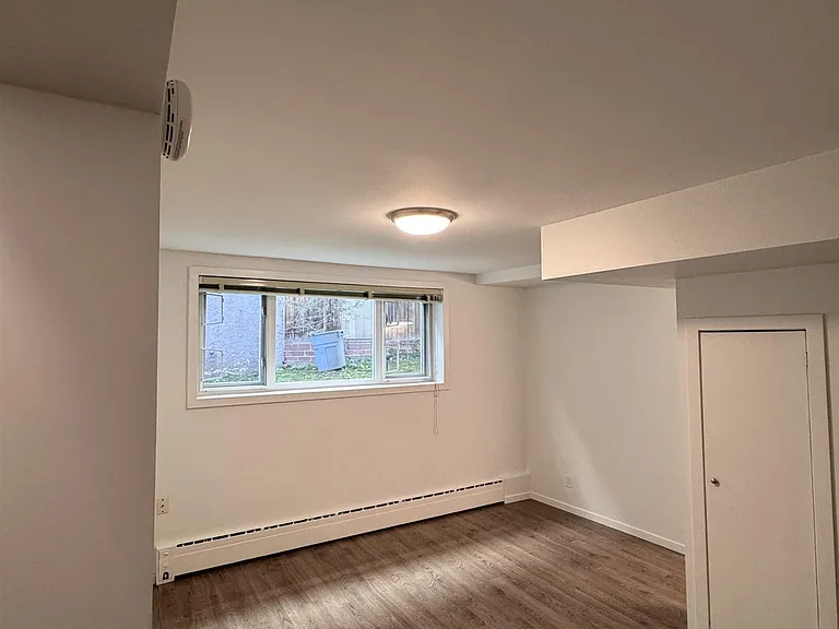 1445 W 11th Ave #11 — Photo 10